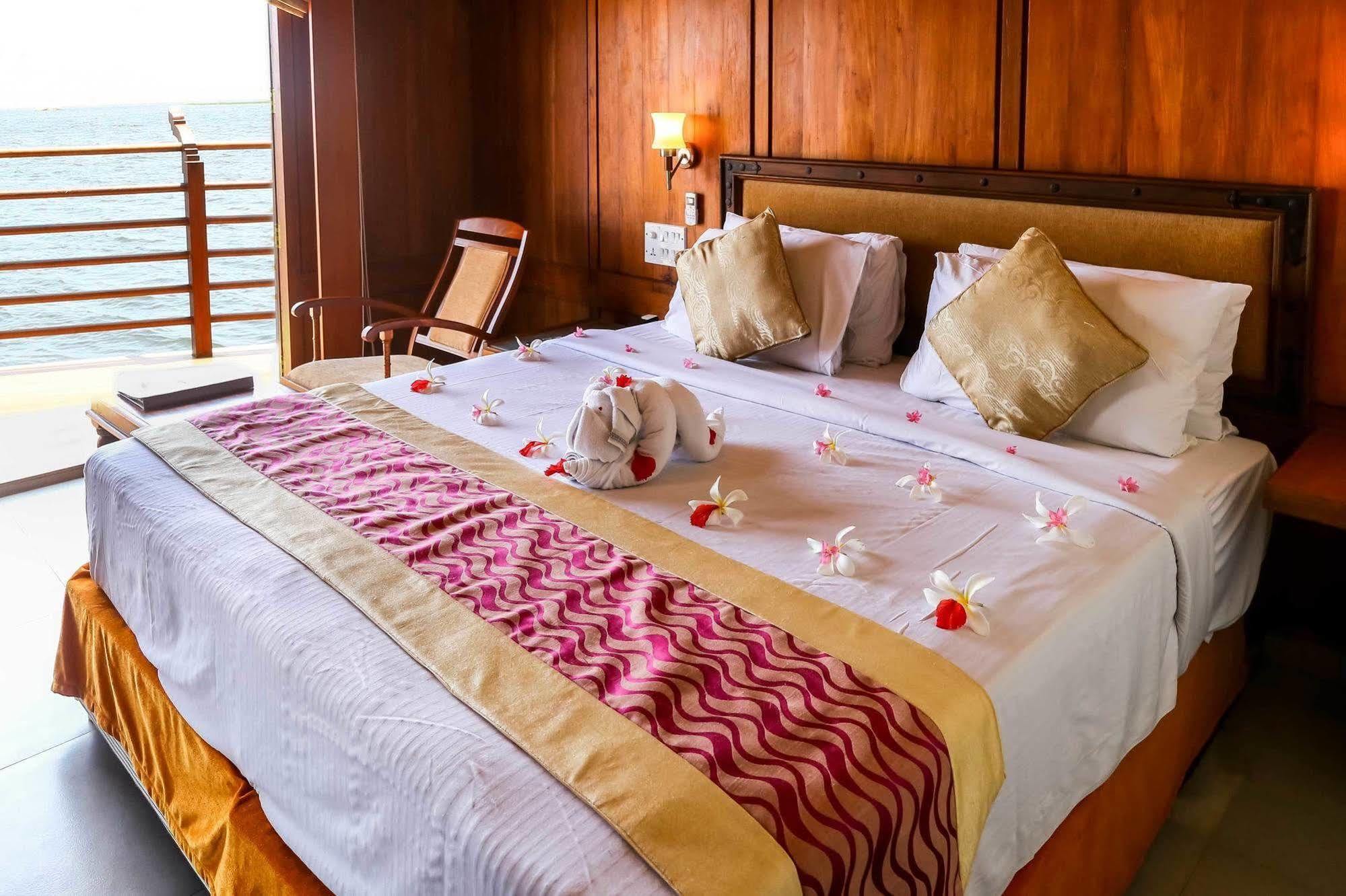 Poovar Island Resort Eksteriør bilde